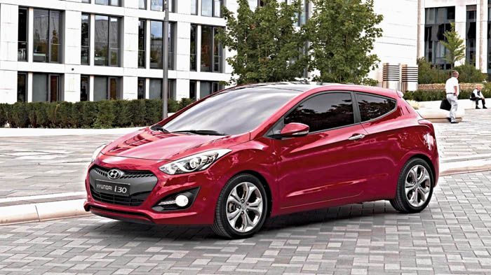 Το νέο τρίθυρο Hyundai i30 
διαθέτει αιχμηρή σχεδίαση και είναι ικανό να κερδίσει το νεανικό κοινό των 3θυρων μικρομεσαίων χάτσμπακ. 